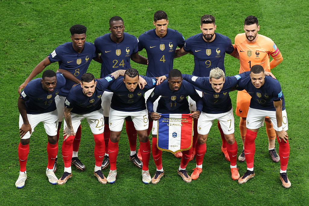 Starting players of France pose for a group photo ahead of the FIFA World Cup semifinals against Morocco at the Al-Bayt Stadium in Qatar, December 14, 2022. /CFP