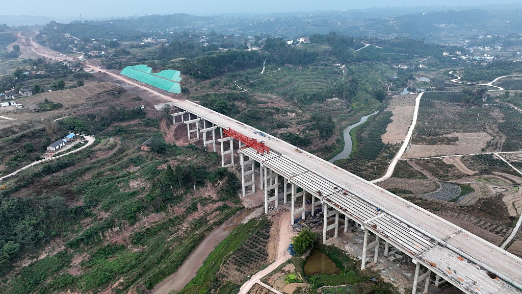 A highway under construction in southwest China's Chongqing Municipality, November 16, 2022. /CFP