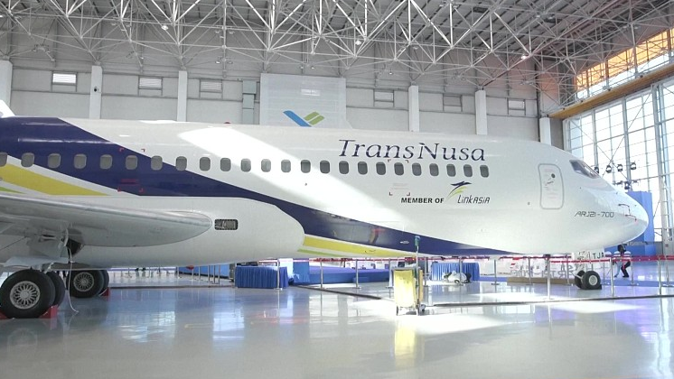 China's domestically-developed regional jetliner, the ARJ21 is delivered to its first overseas client, TransNusa, an Indonesian airline, December 18, 2022. /CFP