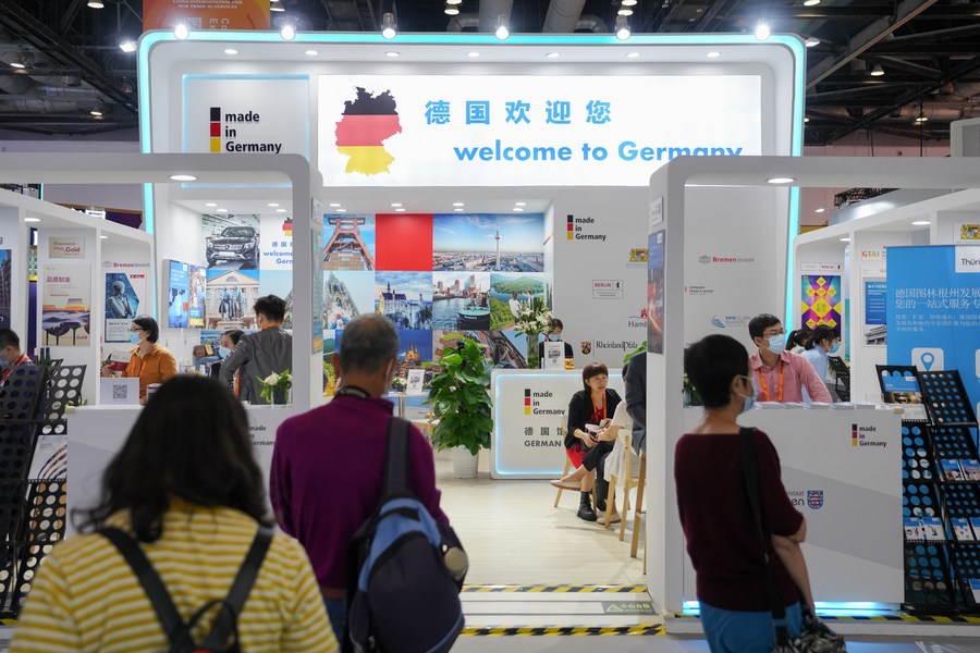 People visit Germany's booth at the 2021 China International Fair for Trade in Services in Beijing, capital of China, September 5, 2021. /Xinhua