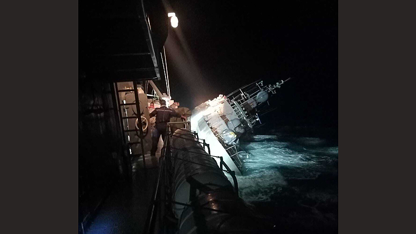 The HTMS Sukhothai corvette leans on its side off the coast of Prachuap Khiri Khan province, Thailand, December 18, 2022. /CFP