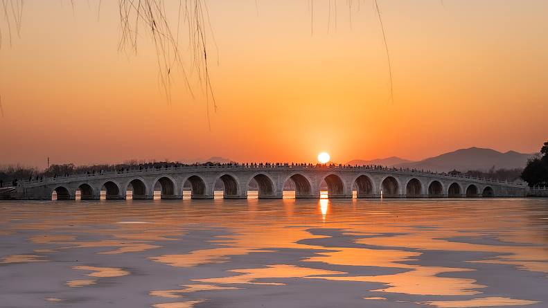  Live: Seventeen-arch Bridge lights up at sunset in Beijing's Summer Palace – Ep. 3