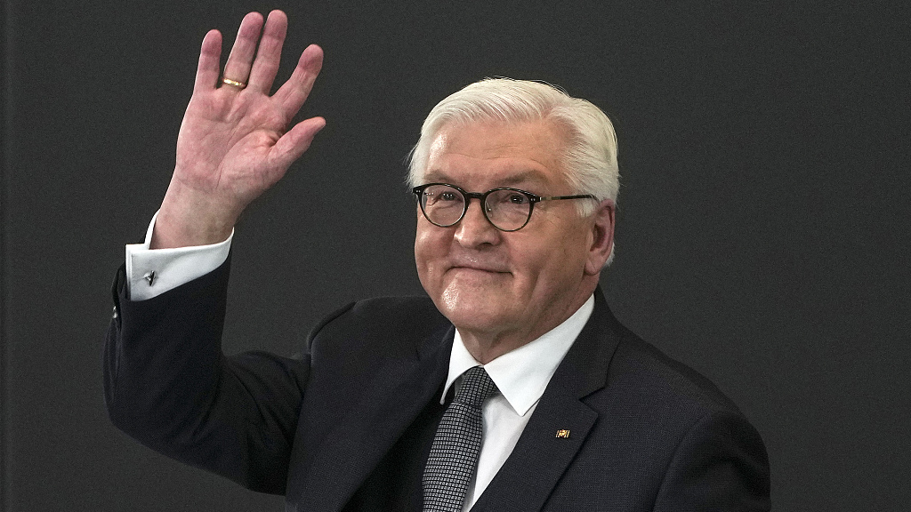 German President Frank-Walter Steinmeier waves to attendees during the German Federal Assembly in Berlin, Germany, February 13, 2022. /CFP