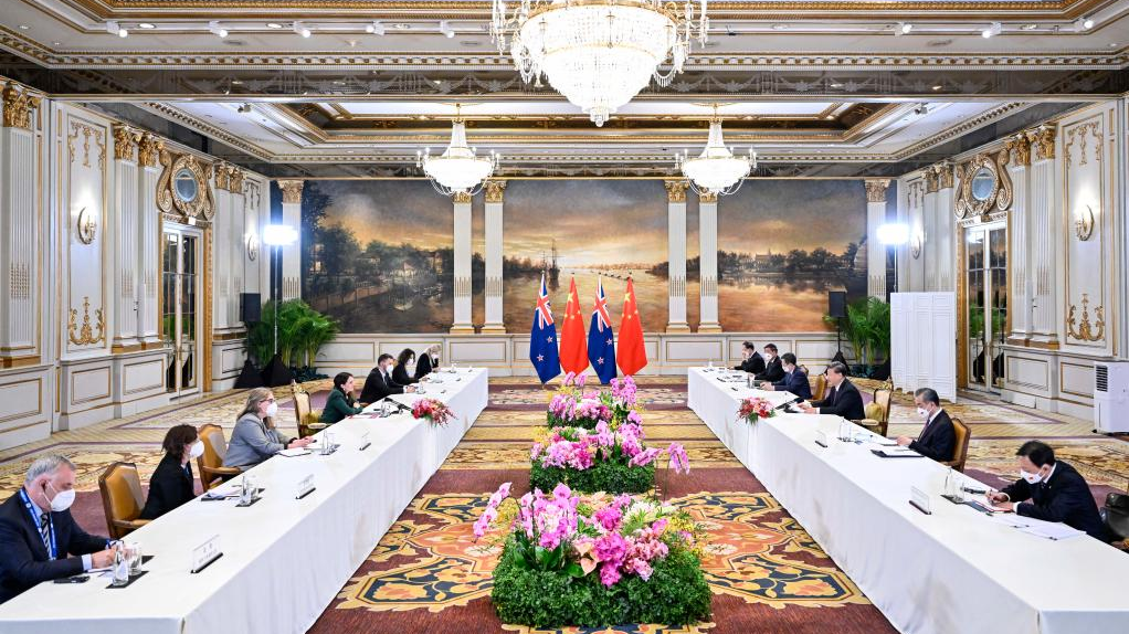 Chinese President Xi Jinping meets with New Zealand Prime Minister Jacinda Ardern in Bangkok, Thailand, November 18, 2022. /Xinhua