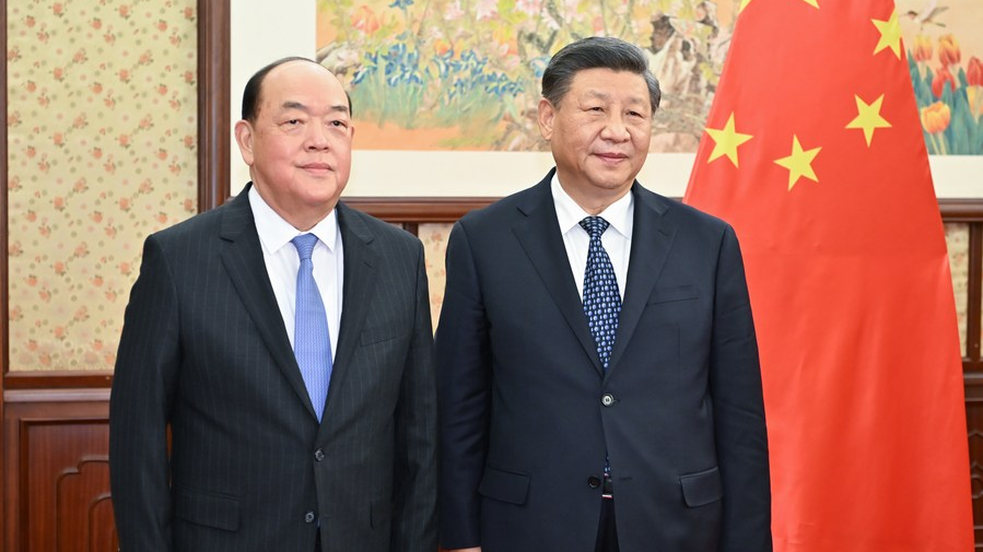 President Xi Jinping meets with Chief Executive of the Macao Special Administrative Region Ho Iat Seng in Beijing, capital of China, December 23, 2022. /Xinhua