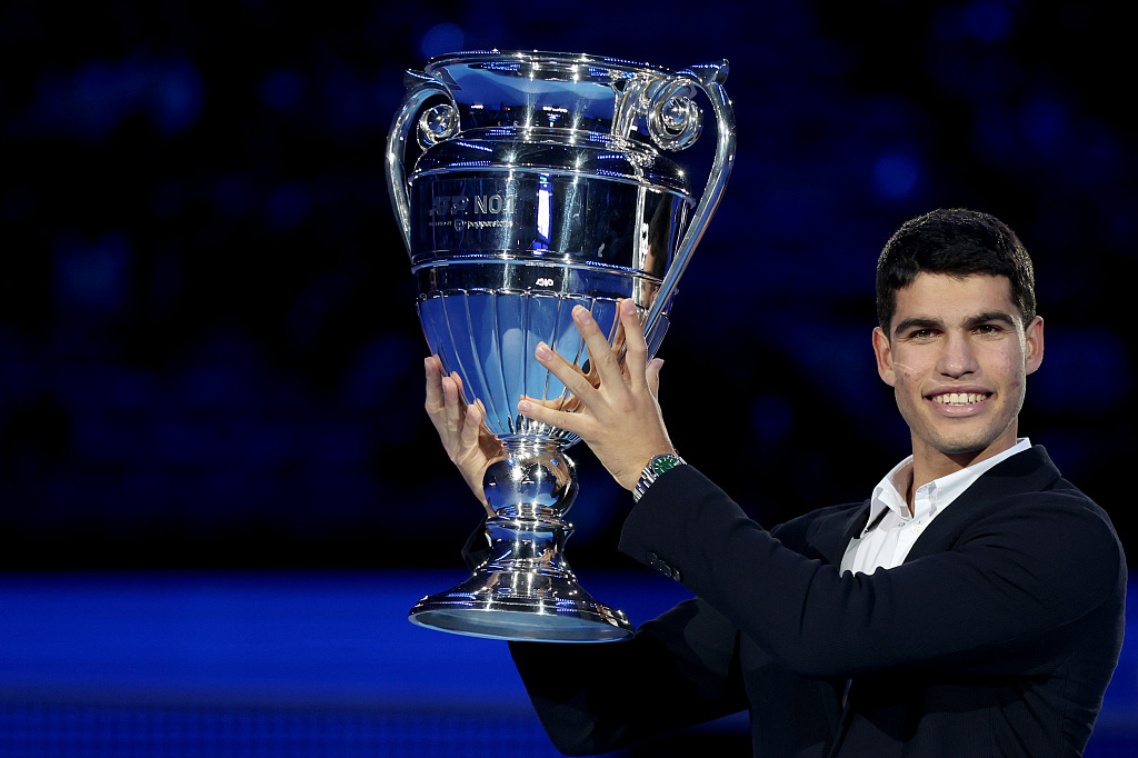 Carlos Alcaraz of Spain poses with the ATP Year End Number One Trophy at the  ATP Finals in Turin, Italy, November 16, 2022. /CFP