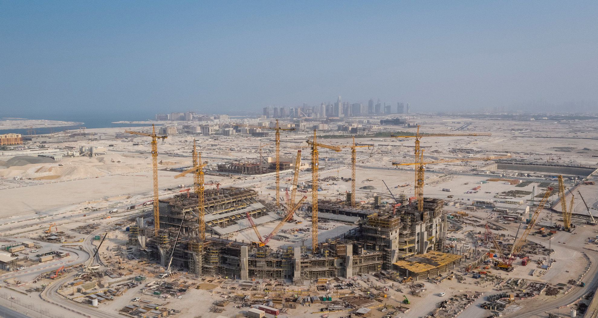 Pemandangan umum lokasi pembangunan Stadion Lusail yang akan menjadi tuan rumah Final Piala Dunia FIFA 2022 berkapasitas 80.000 penonton di Kota Lusail, utara pusat Doha, Qatar, 19 September 2018. / CFP