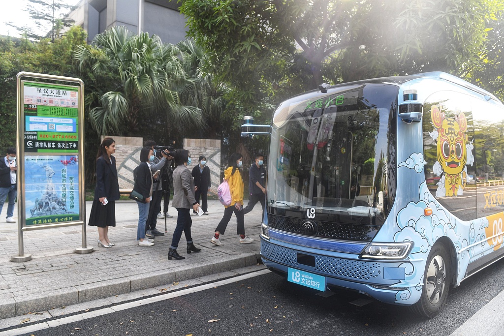 WeRide driverless minibus serves passengers in Guangzhou City, south China's Guangdong Province, January 7, 2022. /CFP