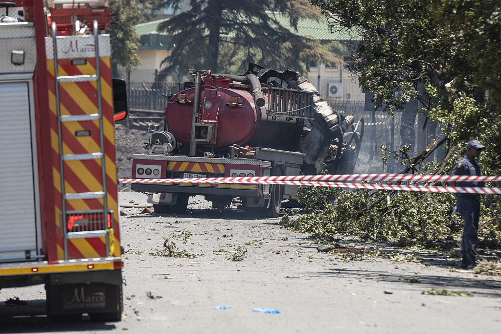 A view of a destroyed truck after a fuel tanker explosion in the Boksburg region, Johannesburg, South Africa, December 24, 2022. /CFP