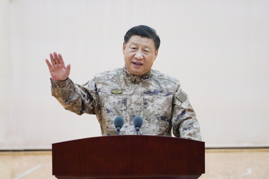 Xi Jinping meets representatives of officers and soldiers of the command center, conveys sincere greetings to all of its members and delivers an important speech during his inspection of the CMC joint operations command center, November 8, 2022. /Xinhua
