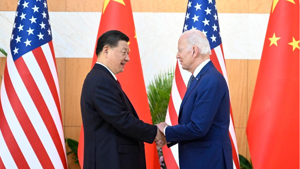 Chinese President Xi Jinping (L) meets with U.S. President Joe Biden in Bali, Indonesia, November 14, 2022. /Xinhua