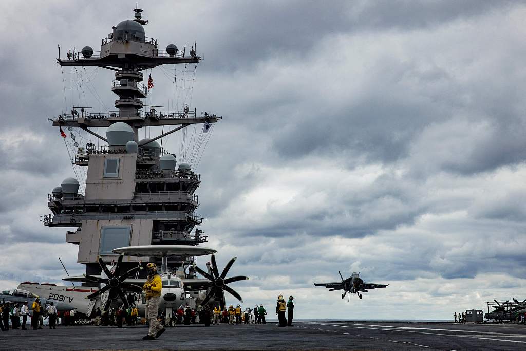 A F/A-18E Super Hornet comes in for a landing on the USS Gerald Ford in the Atlantic Ocean off the coast of the US on October 6, 2022. /CFP