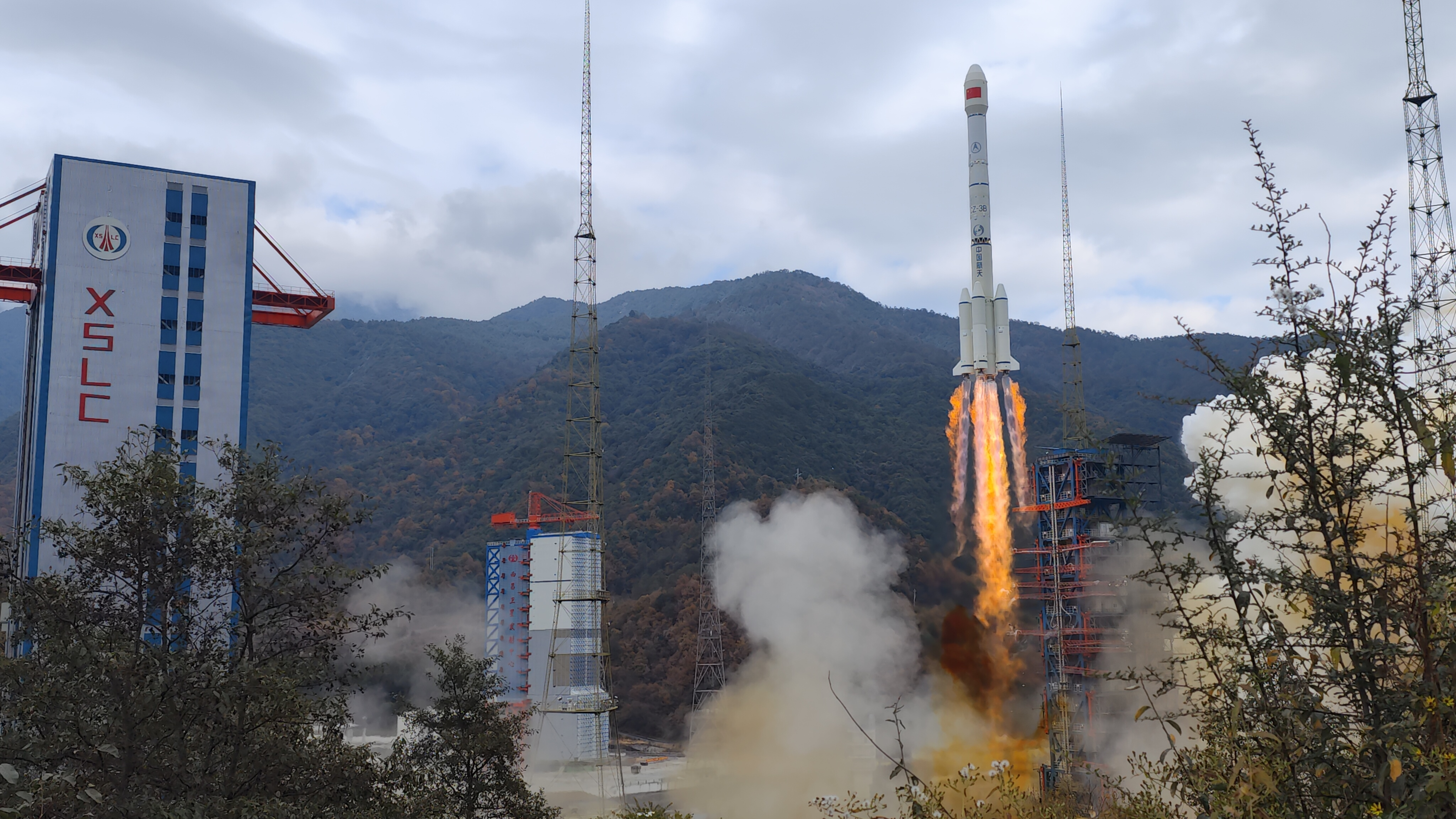 The Shiyan 10-02 satellite is launched by a Long March 3B carrier rocket from the Xichang Satellite Launch Center in southwest China's Sichuan Province, December 29, 2022. /Hu Xujie