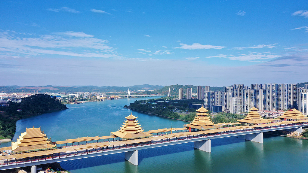 Live: Charming view of Fenghuangling Bridge in China's Liuzhou - Ep. 3