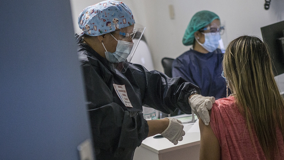 A woman receives COVID-19 vaccine at Hospital Maciel in Montevideo, Uruguay, March 29, 2021. /CFP