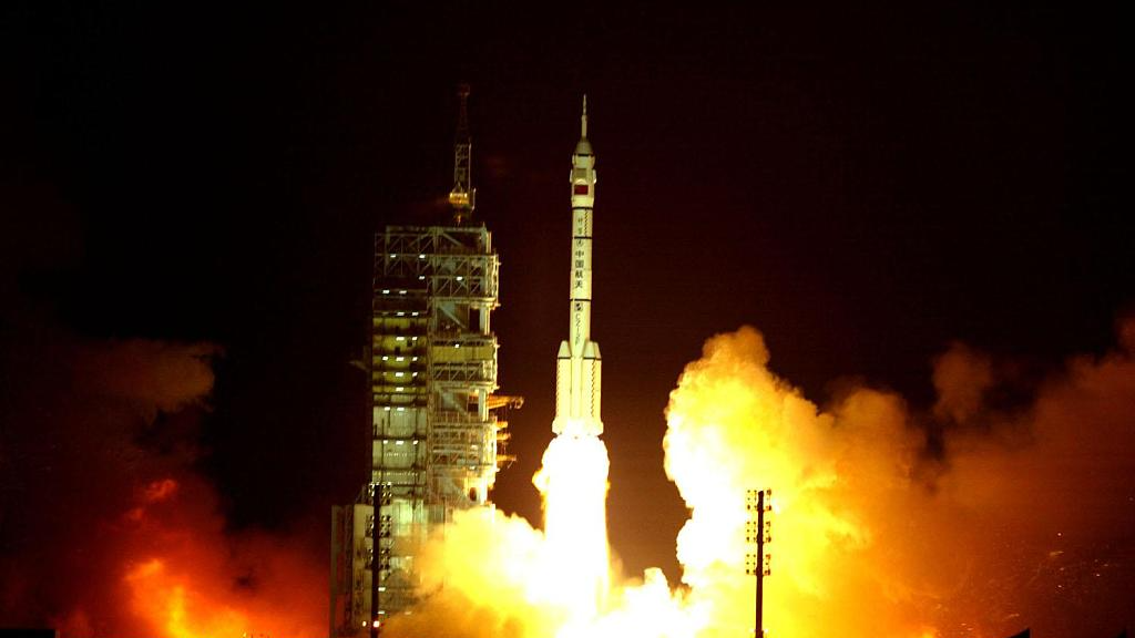 Shenzhou-4 spaceship is launched at Jiuquan Satellite Launch Center in Northwest China, December 30, 2002. /CFP