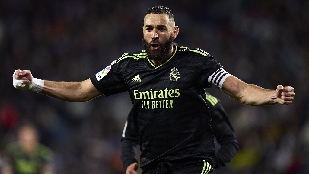 Karim Benzema of Real Madrid celebrates after scoring his team's second goal during their clash with Real Valladolid at Estadio Municipal Jose Zorrilla in Valladolid, Spain, December 30, 2022. /CFP