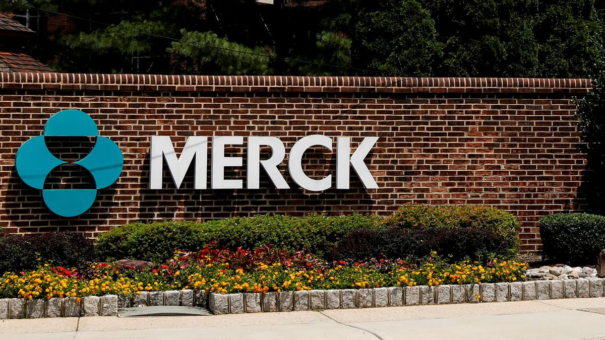 The Merck logo is seen at a gate to the Merck & Co campus in Rahway, New Jersey, U.S., July 12, 2018. /Reuters