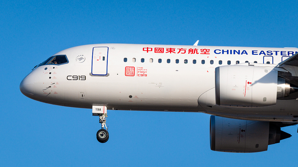The first C919 jetliner takes off during a verification flight, Shanghai, China, December 26, 2022. /CFP