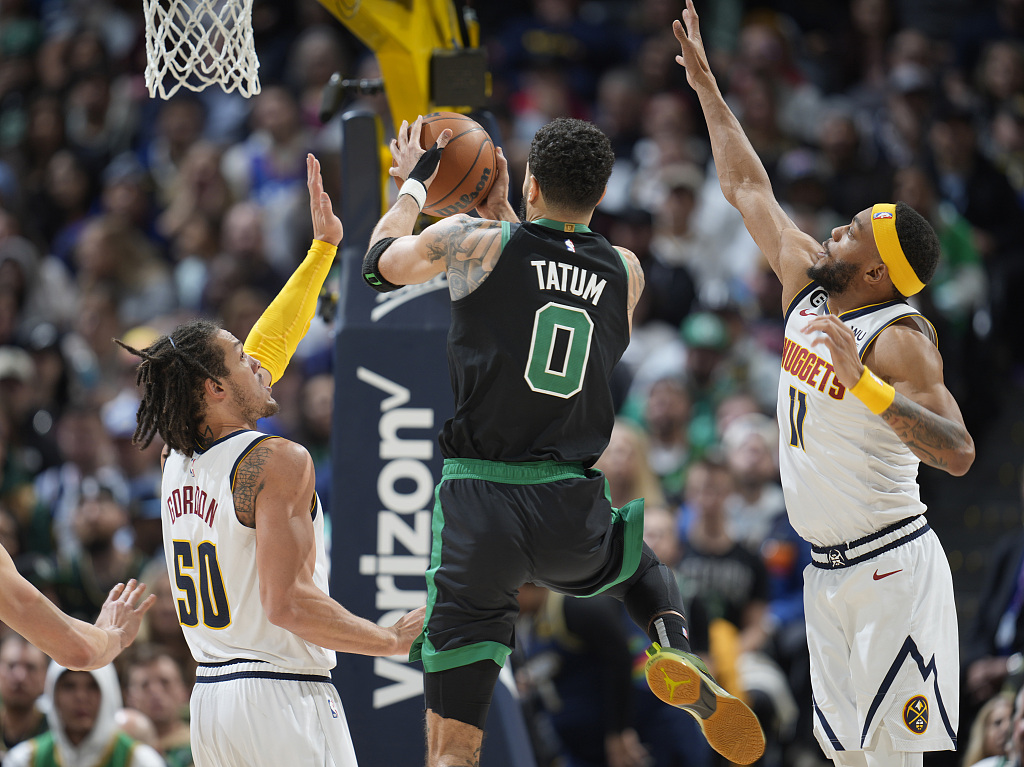 Jayson Tatum (#0) of the Boston Celtics drives toward the rim in the game against the Denver Nuggets at Ball Arena in Denver, Colorado, January 1, 2023. /CFP
