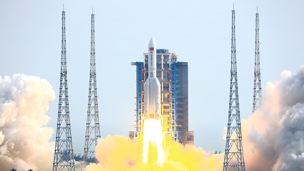 A Long March-5B Y4 carrier rocket, carrying the Mengtian lab module, blasts off from the Wenchang Spacecraft Launch Site in Hainan Province, south China, October 31, 2022. /CFP 