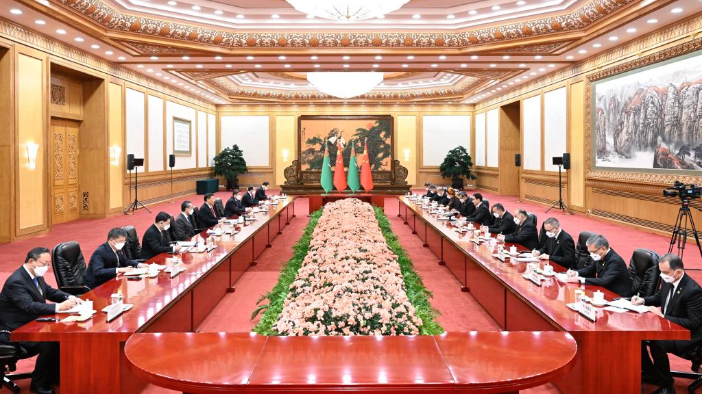 Chinese President Xi Jinping holds talks with visiting Turkmen President Serdar Berdimuhamedov at the Great Hall of the People in Beijing, capital of China, Jan. 6, 2023. /Xinhua