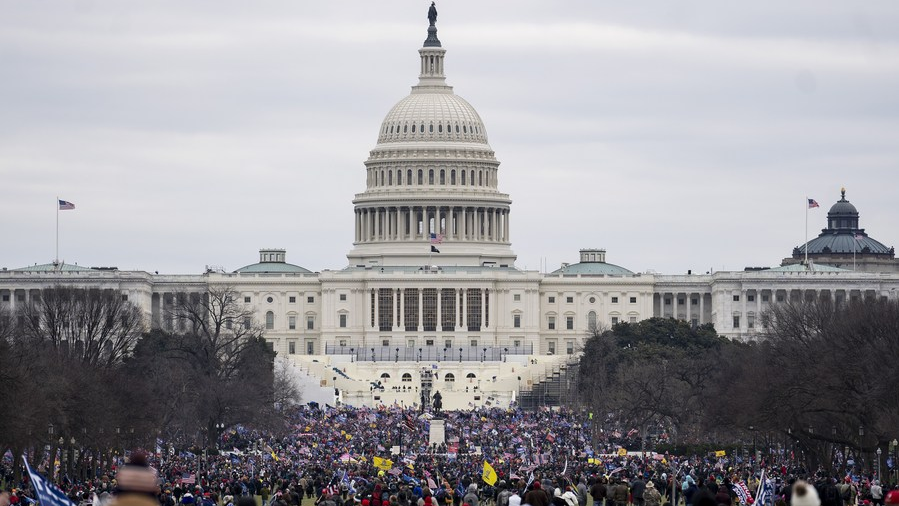 Supporters of former U.S. President Donald Trump gathering in front of the U.S. Capitol building in Washington, U.S., January 6, 2021. /Xinhua