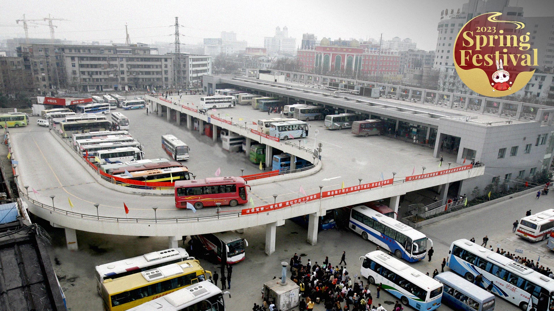Live: First-day experience of the Spring Festival travel rush in Wuhan City