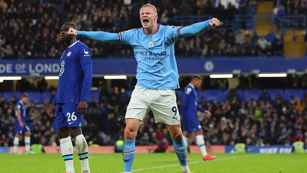 Erling Haaland of Manchester City celebrates at full time after their Premier League win over Chelsea at Stamford Bridge in London, England, January 5, 2023. /CFP