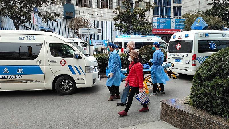 Ambulances are seen in front of the emergency building of a third-tier hospital in Yangpu District, Shanghai, January 5, 2023. /CFP