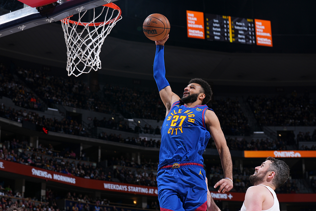 Jamal Murray (#27) of the Denver Nuggets dunks in the game against the Cleveland Cavaliers at Ball Arena in Denver, Colorado, January 6, 2023. /CFP