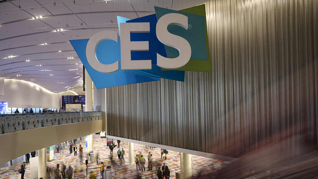 Attendees at the 2023 CES event in Las Vegas, Nevada, U.S., Jan. 4, 2023. /CFP
