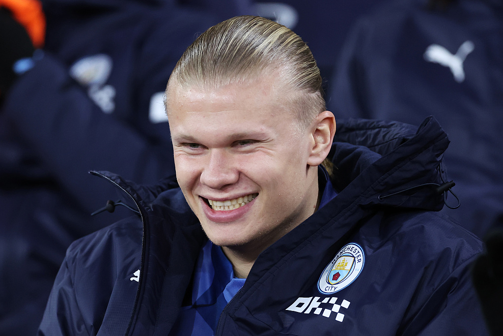 Manchester City's top goalscorer Erling Haaland looks on from the bench during their FA Cup clash with Chelsea at Etihad Stadium in Manchester, England, January 8, 2023. /CFP