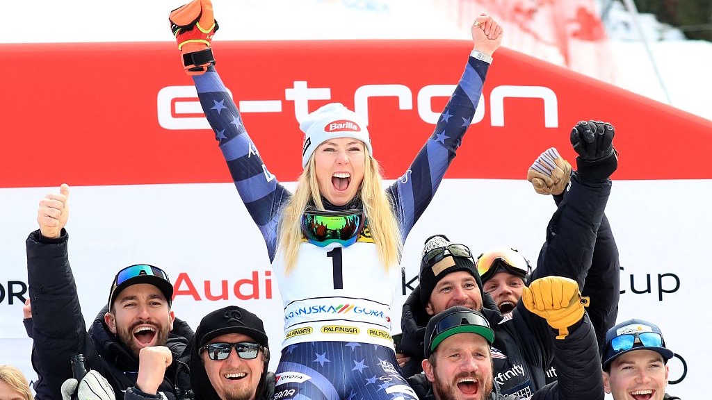 Mikaela Shiffrin (C) reacts after winning the women's giant slalom event of the FIS Alpine Ski World Cup in Kranjska Gora, Slovenia, January 8, 2023. /CFP