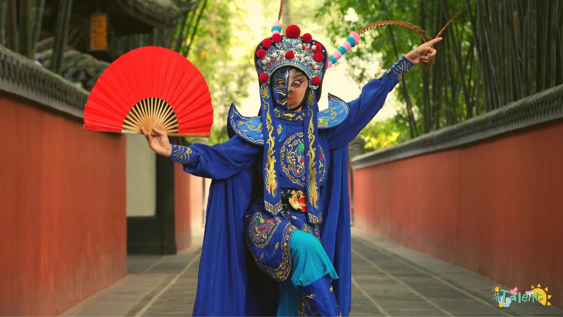 Hu Yibo wears a Sichuan Opera face-changing costume. /CGTN