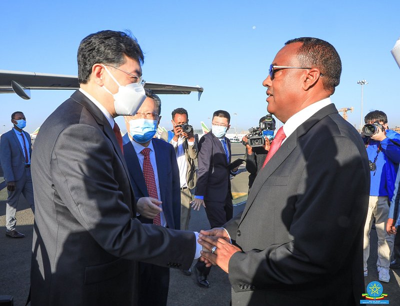 China's Foreign Minister Qin Gang (L) meets with his Ethiopian counterpart Demeke Mekonnen (R) during his visit to Ethiopia in Addis Ababa, Ethiopia, January 10, 2023. /CFP