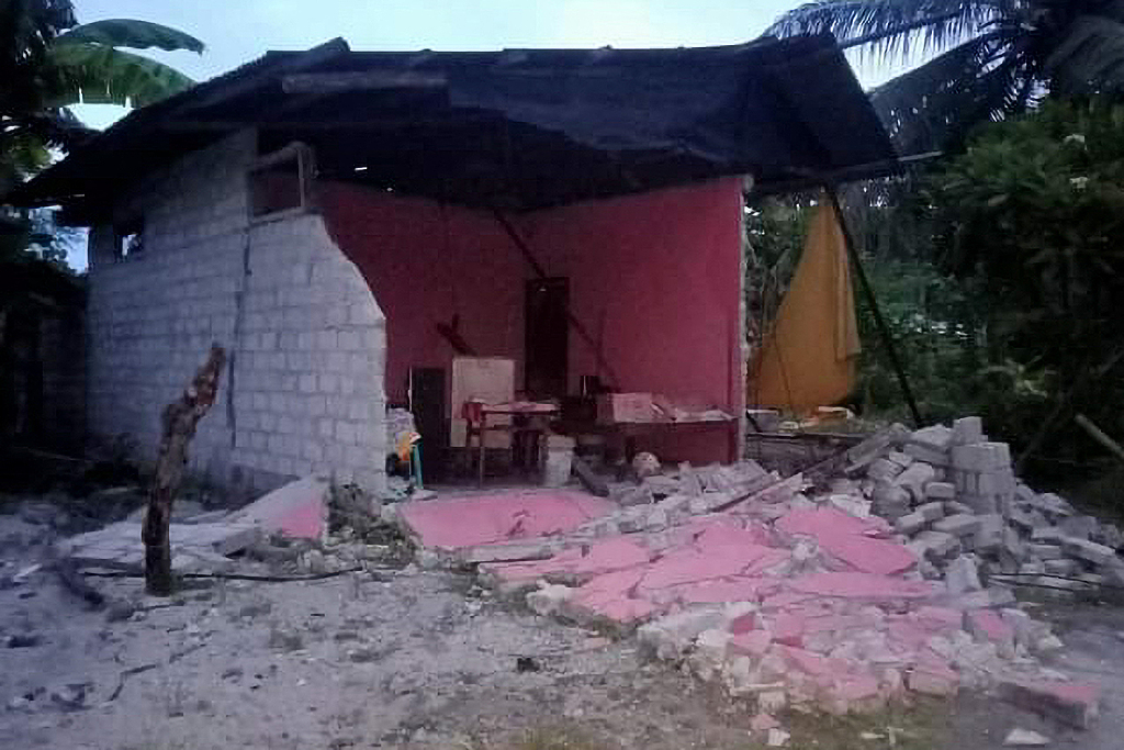 A damaged house after a magnitude-7.6 earthquake hit Indonesia and East Timor, in the Tanimbar islands in Maluku, photo released on January 10, 2023 by the National Disaster Management Agency. /CFP