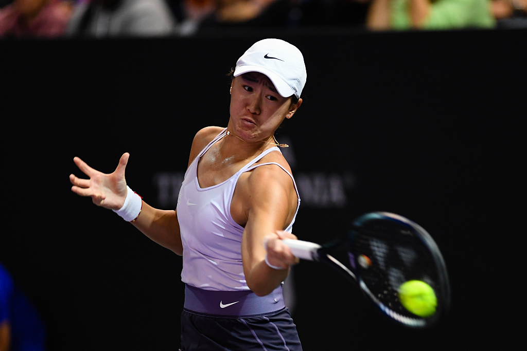 Wang Xiyu of China competes in the women's singles match against Jasmine Paolini of Italy at WTA 250 Transylvania Open at BT Arena in Cluj Napoca, Romania, October 15, 2022. /CFP