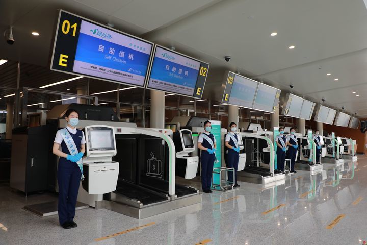 A view of devices installed with information platforms for luggage at Jinan Yaoqiang International Airport, Shandong Province, east China. /e23.cn