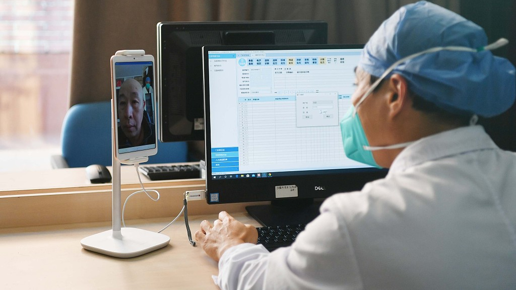 Beijing Chaoyang Hospital has set up an internet hospital to provide consultation for patients, Beijing, China, December 27, 2022. /CFP