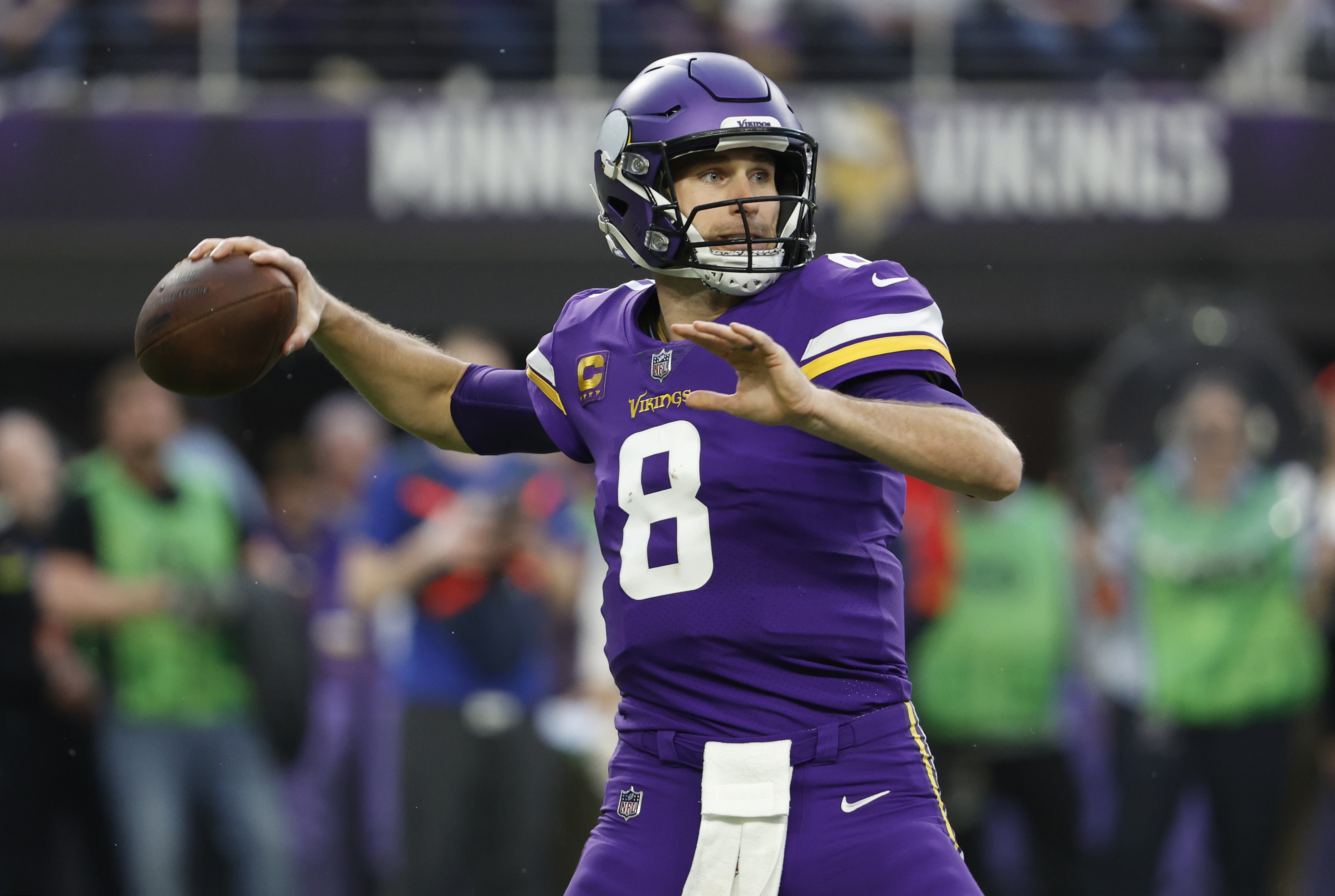 Quarterback Kirk Counsins of the Minnesota Vikings passes in the NFL National Football Conference Wild Card Game against the New York Giants at U.S. Bank Stadium in Minneapolis, Minnesota, January 15, 2023. /CFP