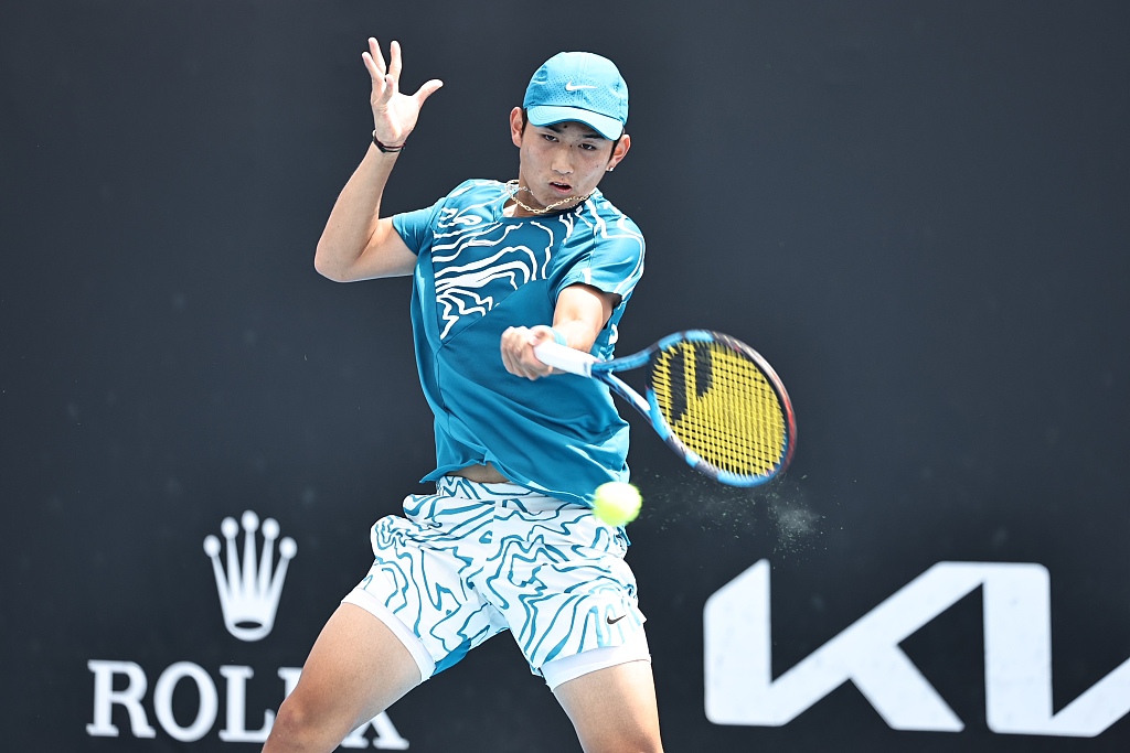 Shang Juncheng of China competes in the men's singles first-round match against Oscar Otte of Germany in the Australian Open at Melbourne Park in Melbourne, Australia, January 16, 2023. /CFP