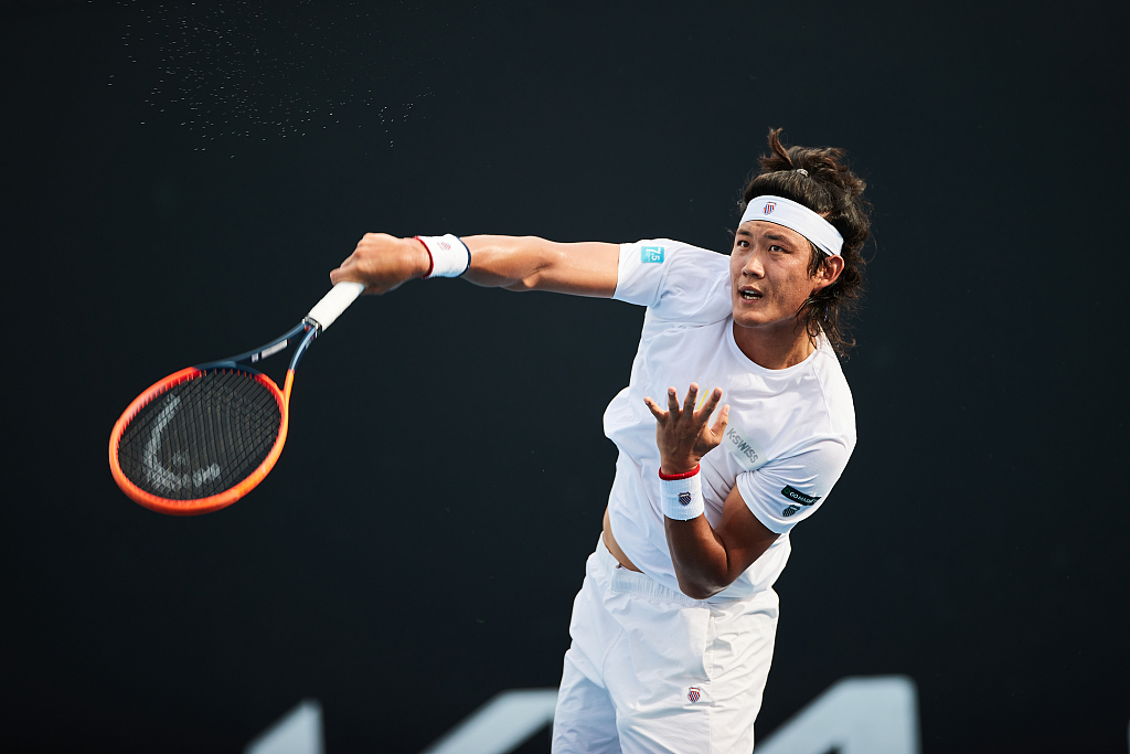 Zhang Zhizhen of China competes in the men's singles first-round match against Ben Shelton of the U.S. in the Australian Open at Melbourne Park in Melbourne, Australia, January 17, 2023. /CFP