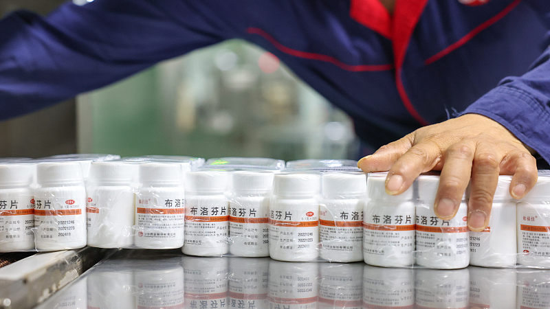 Bottles of ibuprofen manufactured in Xiangyang, Hubei Province, December 30, 2022. /CFP