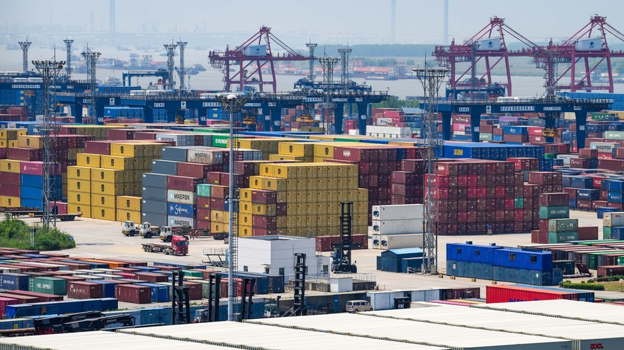 A view of the Longtan Container Terminal of Nanjing Port in Nanjing, Jiangsu Province, May 6, 2022. /Xinhua