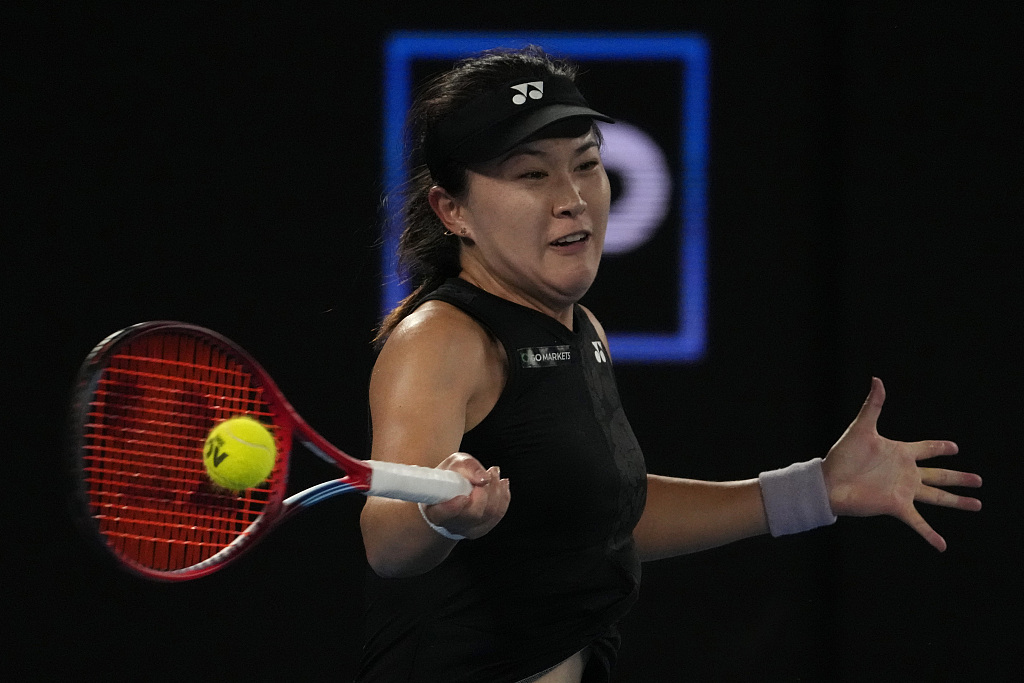 Zhu Lin of China competes in the women's singles Round of 16 match against Victoria Azarenka of Belarus in the Australian Open at Melbourne Park in Melbourne, Australia, January 22, 2023. /CFP