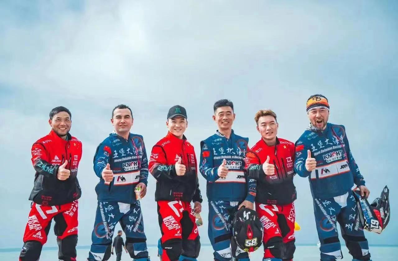 L-R: Chinese riders Fang Mingji, Zakeer Yakefu, Sunier, Zhang Min, Deng Liansong, and Zhao Hongyi at Dakar Rally 2023. /Xinjiang Uygur Autonomous Region Motorsport Association