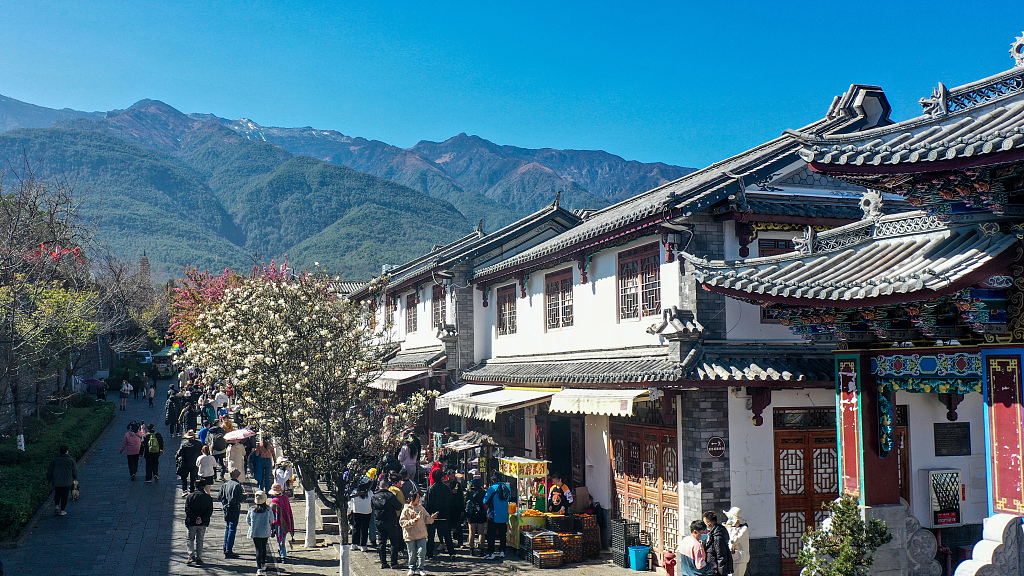 Tourists visit the old town of Dali, southwest China's Yunnan Province, January 23, 2023. /CFP