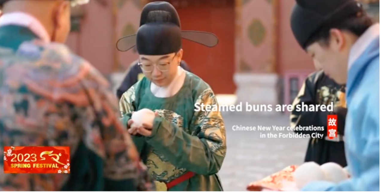 Steamed buns are shared as one of the traditional customs for the Spring Festival. /CGTN