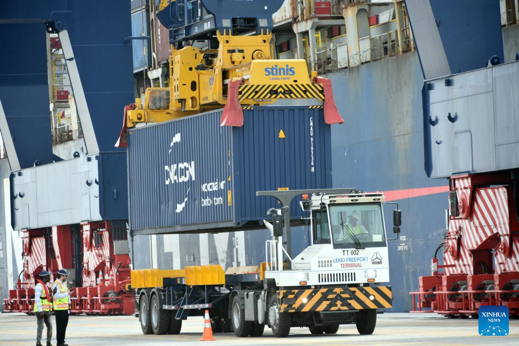 A container truck loads cargo at the Lekki deep seaport in Lagos, Nigeria, January 23, 2023. /Xinhua